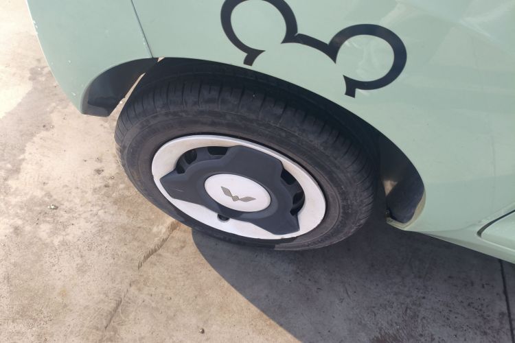 五菱汽车 宏光MINIEV 2021款 马卡龙时尚款 磷酸铁锂车身外观6008