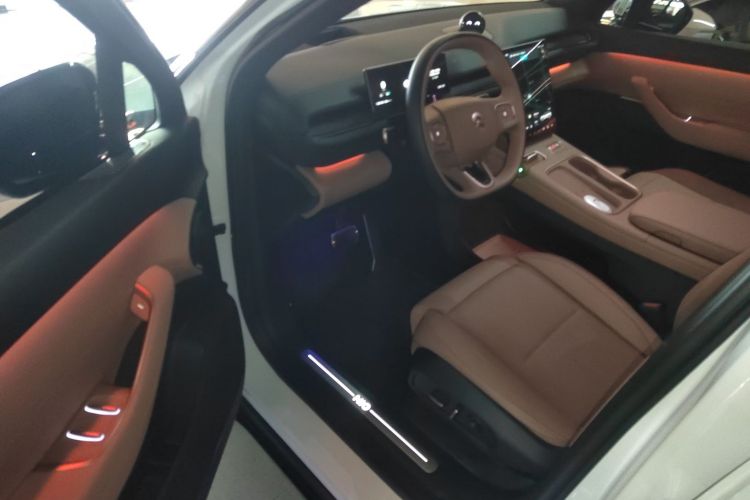 蔚来ES6 2024款 75kWh中控内饰7003