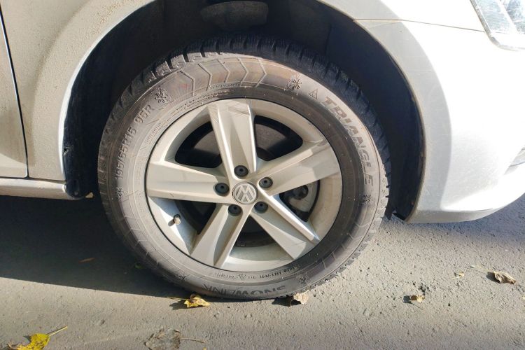 大众 宝来 2013款 1.6L 自动时尚型车身外观10