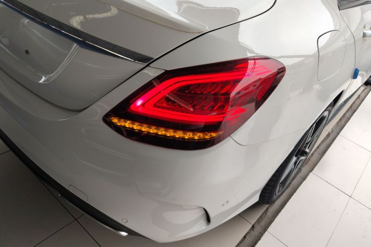 奔驰C级 2021款 C 260 星耀臻藏版车身外观9