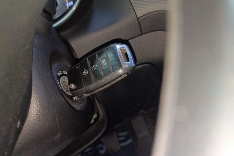 起亚K3 2016款 1.6L 手动GL中控内饰7001