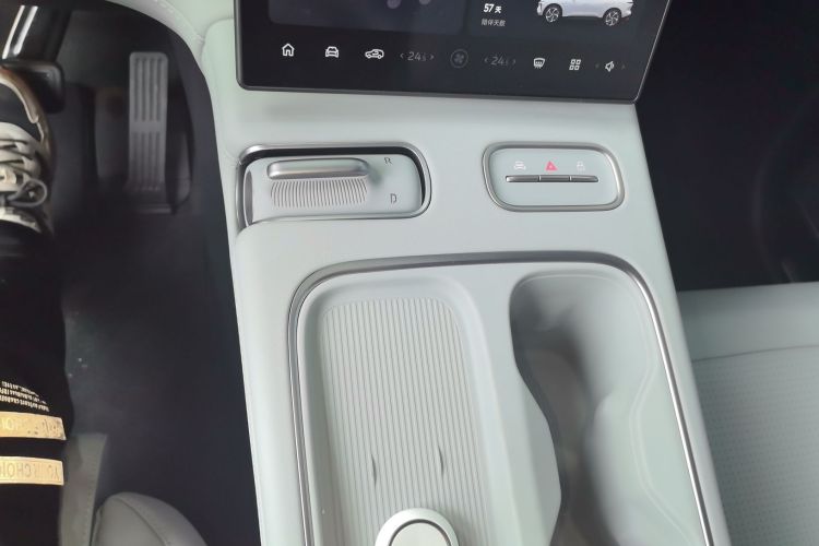 蔚来ES6 2024款 75kWh中控内饰18