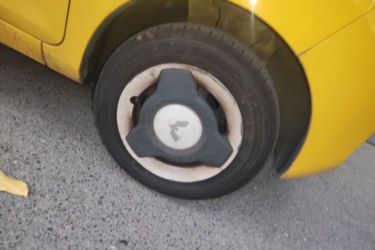 五菱汽车 宏光MINIEV 2021款 马卡龙时尚款 磷酸铁锂车身外观10