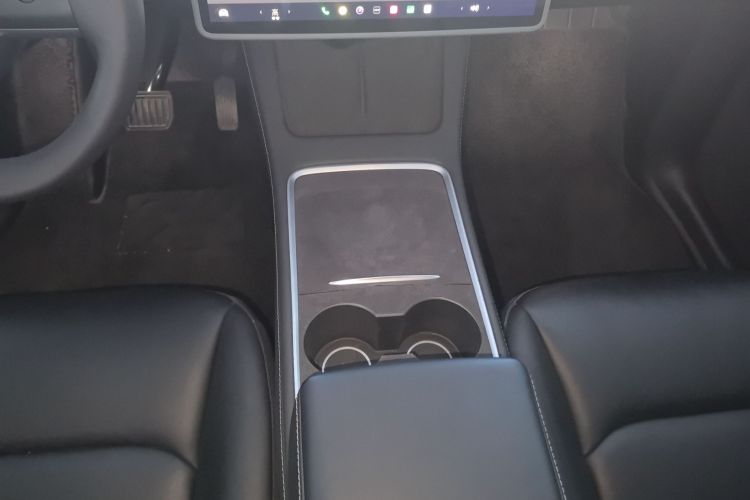 特斯拉 Model Y 2024款 后轮驱动版中控内饰18