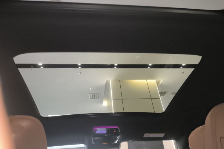 奔驰E级 2025款 E 300 L 豪华型中控内饰22