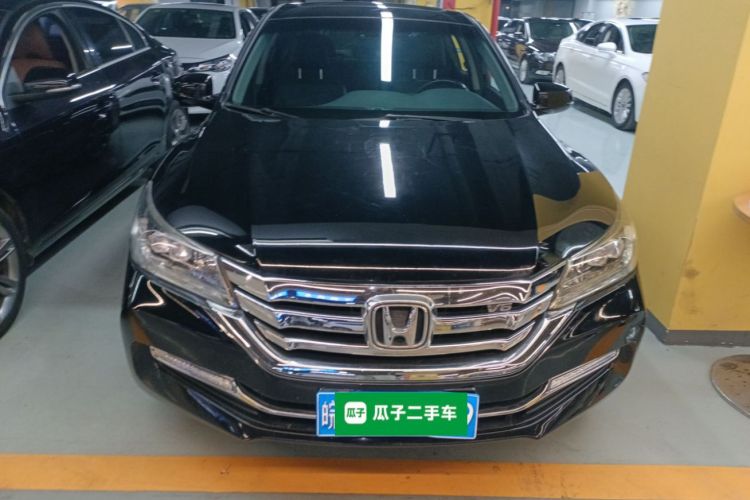 本田 雅阁 2015款 3.0L VTI 尊贵版车身外观2