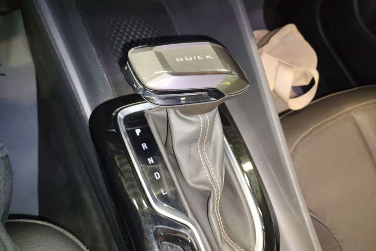 别克 威朗 2023款 Pro 乐享版中控内饰18