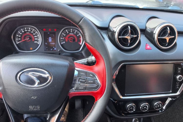 东南DX3 2018款 1.5T SRG 手动尊贵型中控内饰12