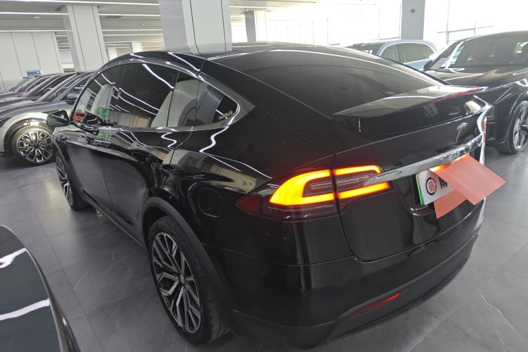 特斯拉 Model X 2019款 Performance 高性能版车身外观4