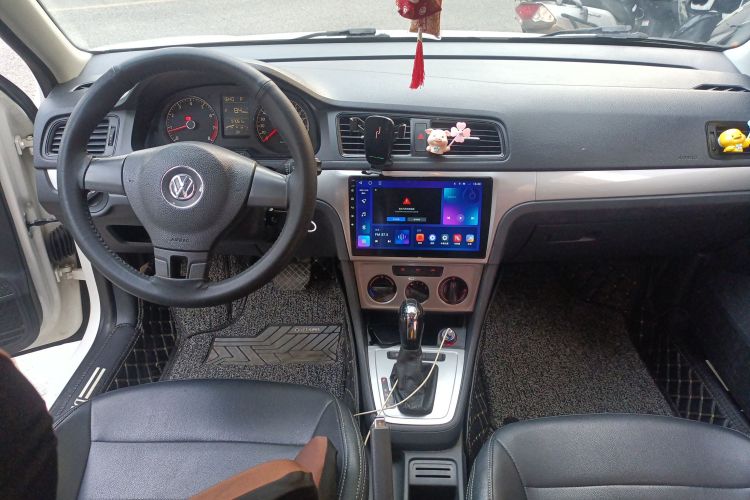 大众 朗逸 2013款 改款经典 1.6L 自动风尚版中控内饰12