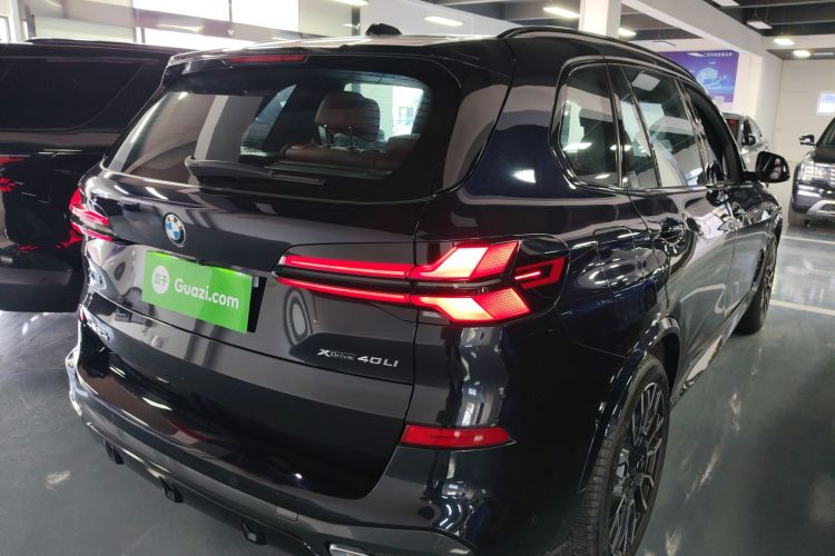 宝马X5 2023款 xDrive 40Li M运动曜夜套装车身外观6005
