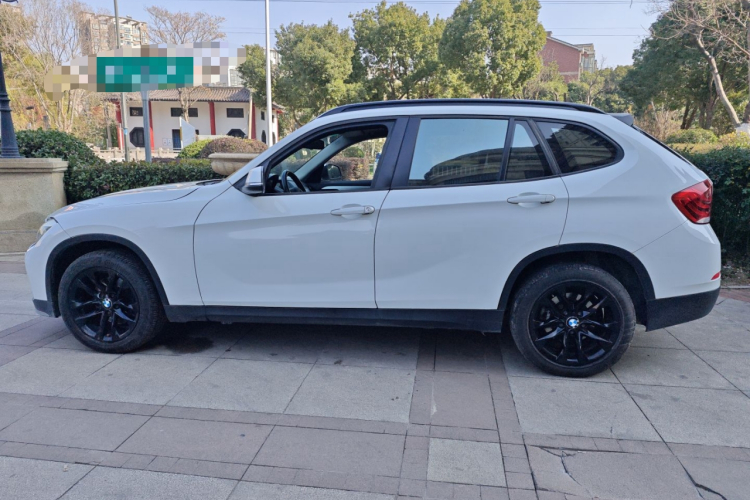 宝马X1 2014款 sDrive18i 领先型车身外观4