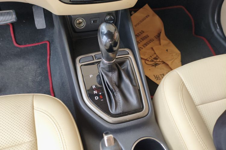 长安 逸动 2016款 1.6L 自动风尚型中控内饰18