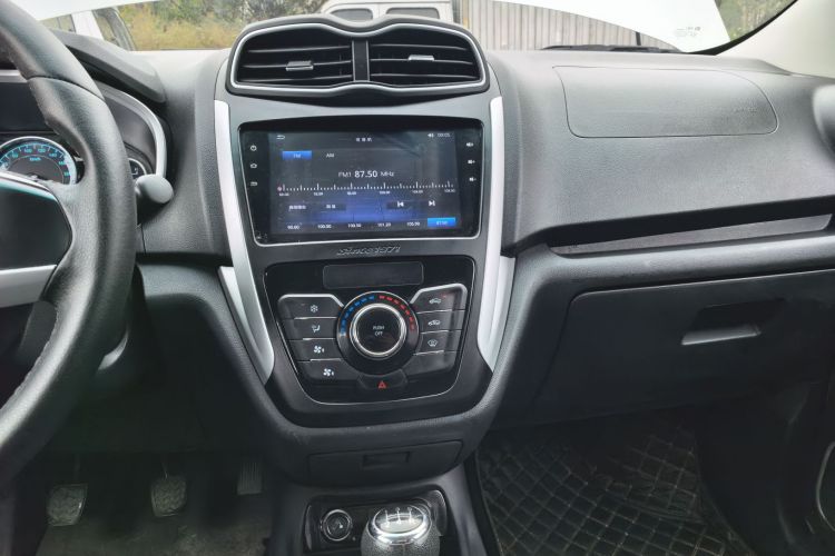 SWM斯威汽车 SWM斯威X3 2021款 1.5L 手动舒适型 7座中控内饰16