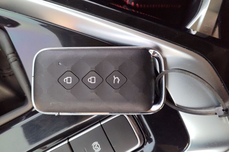 五菱汽车 五菱星辰 2022款 2.0L DHT电速款中控内饰7001