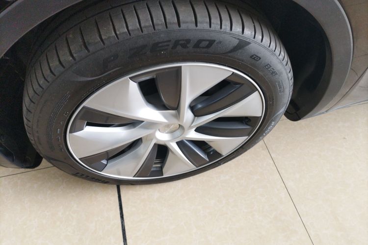 特斯拉 Model Y 2022款 改款 后轮驱动版车身外观6007