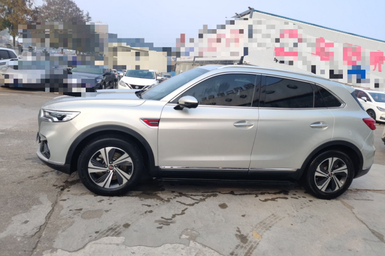 红旗HS5 2019款 2.0T 智联旗享版车身外观4