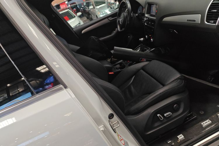 奥迪Q5(进口) 2017款 SQ5 3.0 TFSI quattro局部细节41