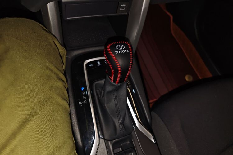 丰田 卡罗拉锐放 2023款 2.0L 先锋版中控内饰18