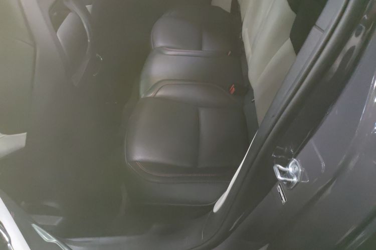 领克02 2022款 2.0TD DCT耀Pro中控内饰21