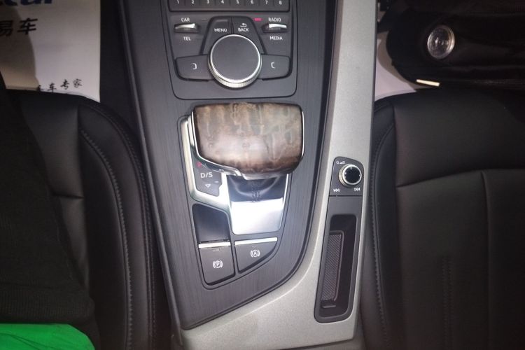 奥迪A4L 2017款 Plus 40 TFSI 进取型局部细节18