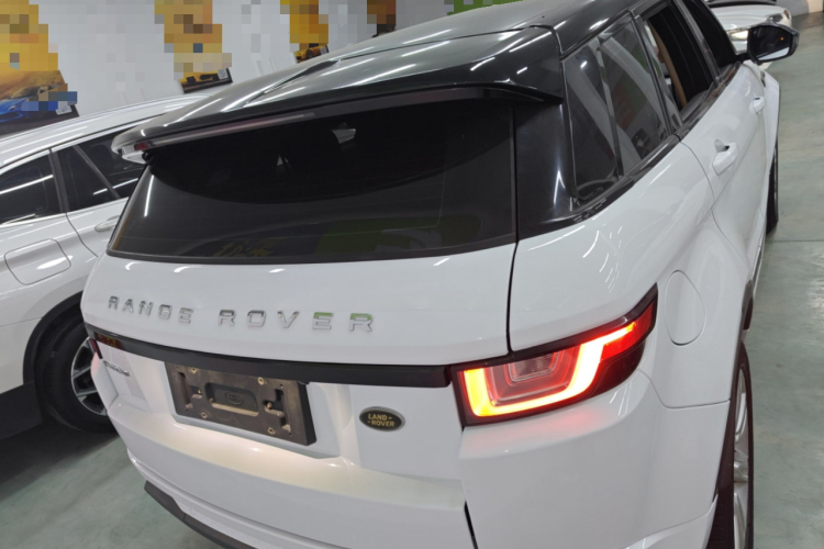 路虎 揽胜极光 2016款 2.0T SE PLUS 智享版车身外观6