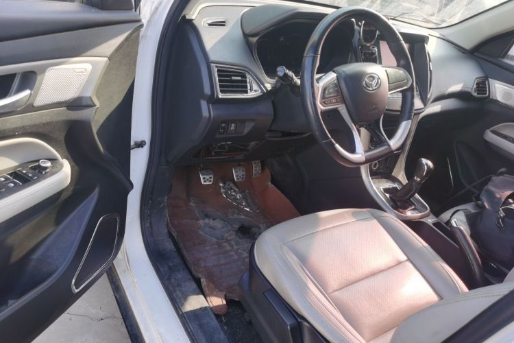 北汽幻速S5 2017款 1.3T 手动尊贵型中控内饰20