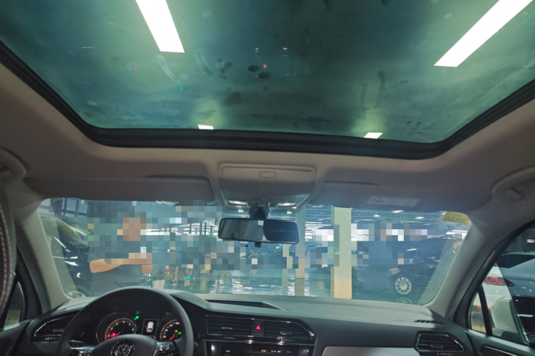 大众 途观L 2020款 330TSI 自动两驱全景舒适版 国VI中控内饰22