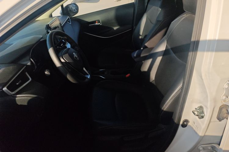 丰田 卡罗拉 2021款 双擎 1.8L E-CVT精英版局部细节19