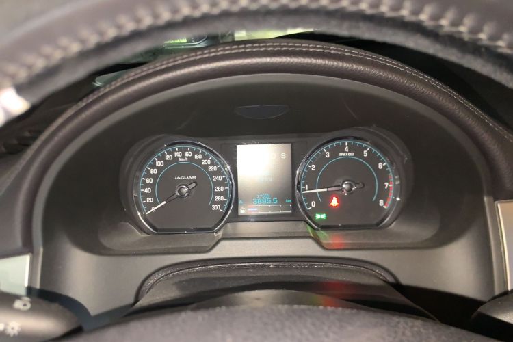 捷豹XF 2015款 XF 3.0 SC R-Sport 豪华版中控内饰14