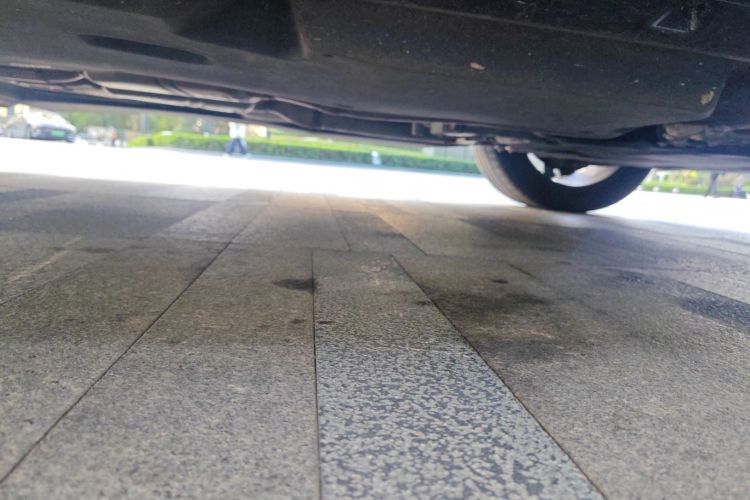 大众 途锐 2022款 3.0TSI 锐享版 曜黑运动套装局部细节9001