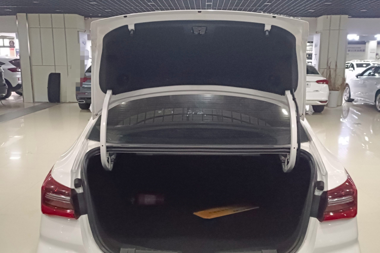 福特 福睿斯 2021款 1.5L 自动钻石版中控内饰23