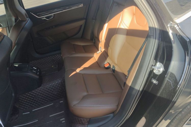 沃尔沃S90 2022款 B5 智逸豪华版中控内饰7004