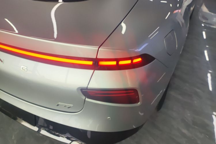 小鹏P7 2022款 480E车身外观6006