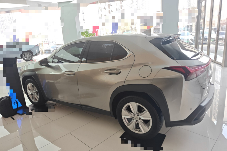 雷克萨斯UX 2022款 260h 探·趣版车身外观6003