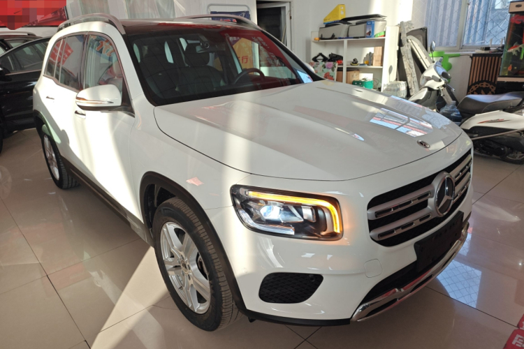 奔驰GLB 2021款 GLB 200 动感型车身外观6002