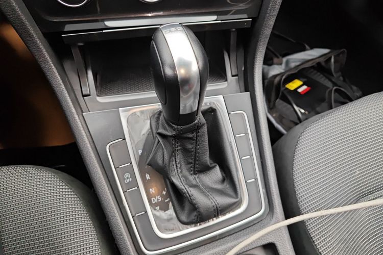 大众 高尔夫 2018款 230TSI 自动舒适型局部细节18