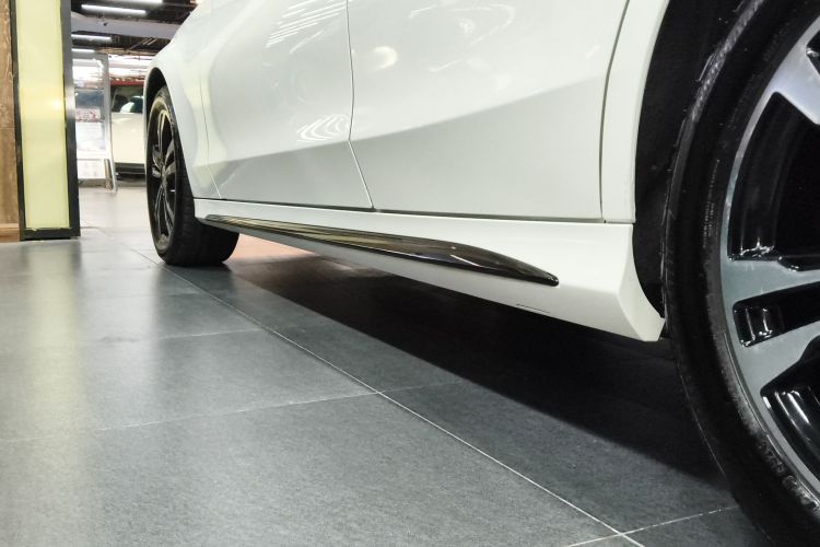 奔驰C级 2019款 C 260 运动版局部细节9002