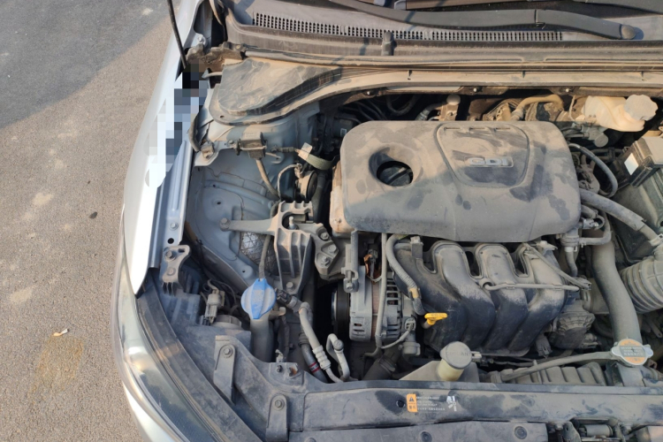 现代 领动 2016款 1.6L 自动智炫·豪华型局部细节9006