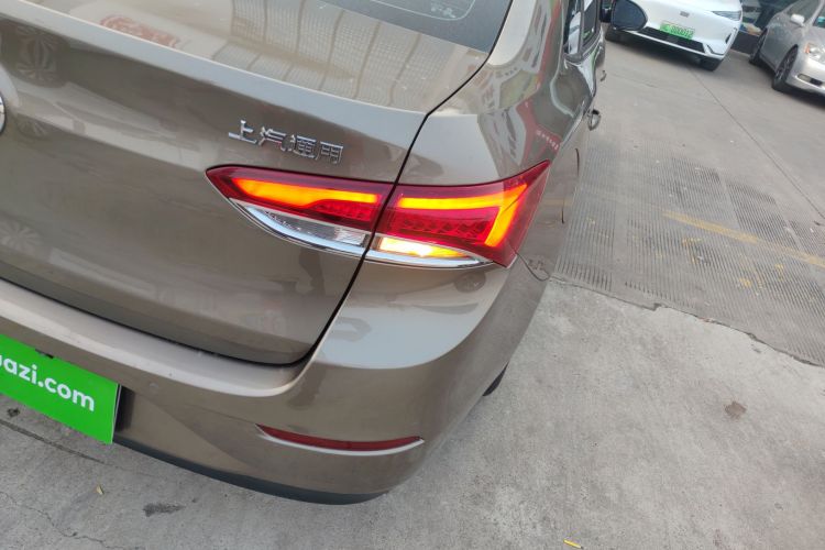 别克 英朗 2019款 15T 双离合进取型 国VI车身外观9