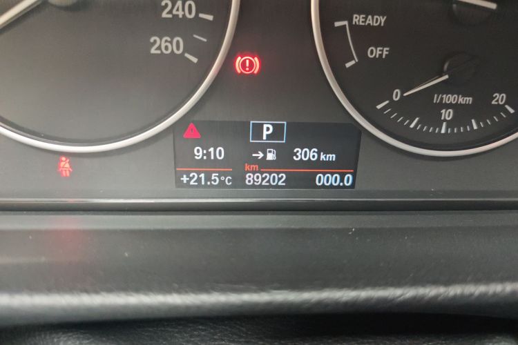 宝马3系GT 2017款 320i 时尚型中控内饰15