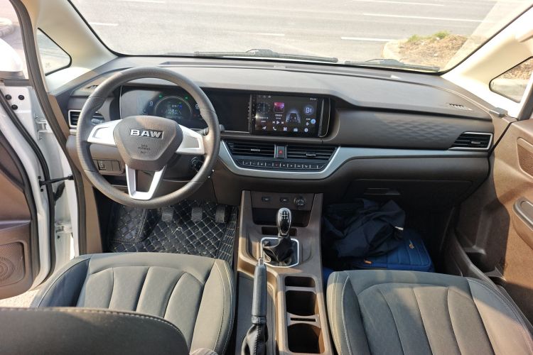 BAW北汽制造 锐胜王牌M7 2023款 1.6L 标轴创富型 7座中控内饰12