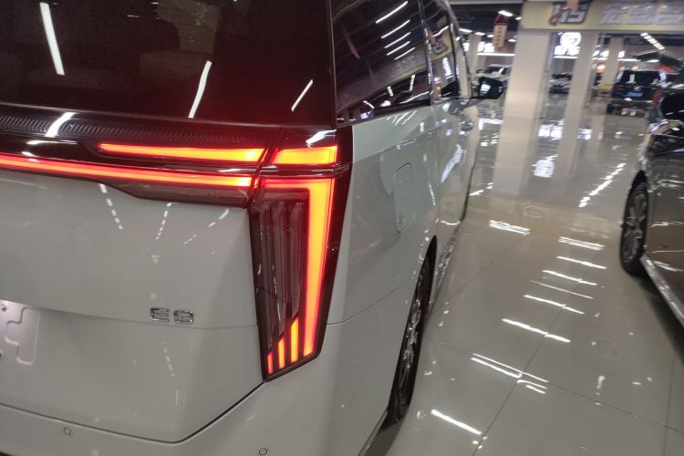 广汽传祺 传祺E9 2023款 E9 MAX车身外观9