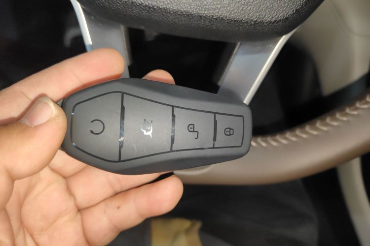 比亚迪 秦PLUS 2023款  冠军版 DM-i 120KM超越型中控内饰11