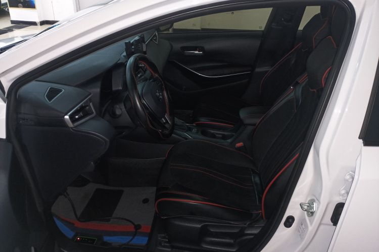 丰田 卡罗拉 2023款 1.8L 智能电混双擎 精英版中控内饰19