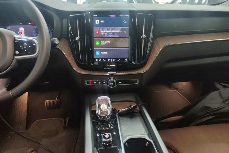 沃尔沃XC60 2024款 B5 四驱智远豪华版中控内饰16