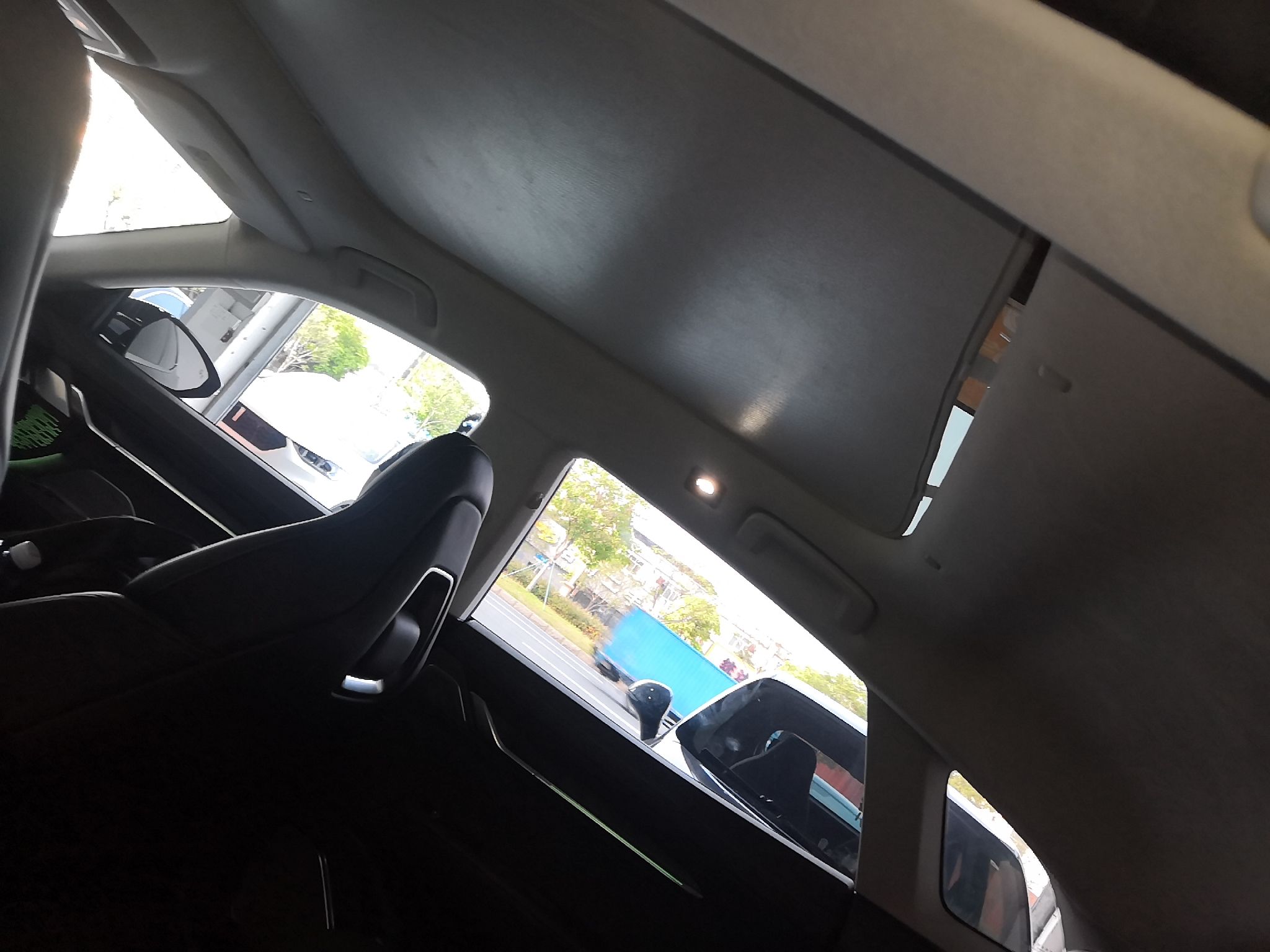 极氪001 2022款 长续航双电机 WE版