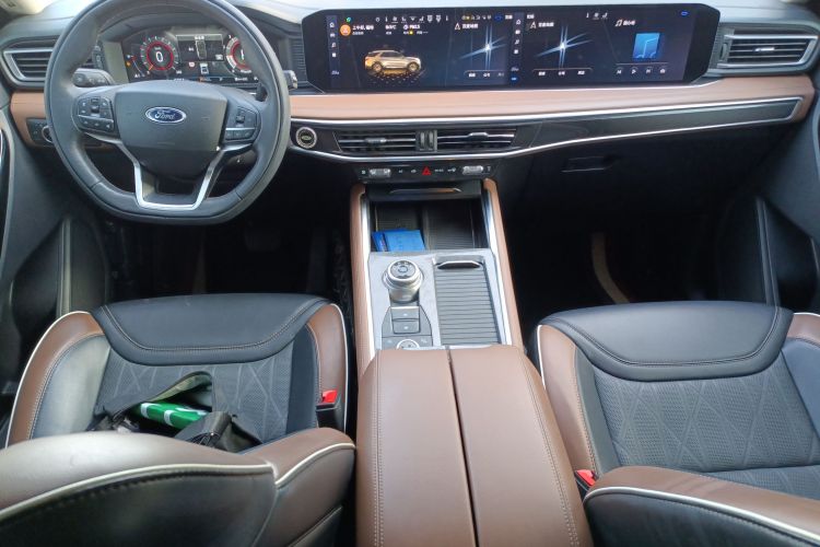 福特 探险者 2023款 EcoBoost 285 四驱钛金版 7座中控内饰12