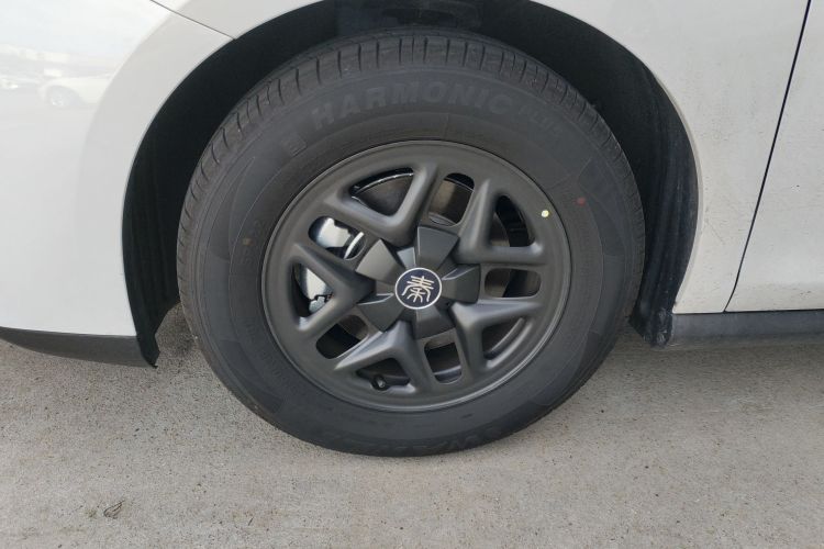 比亚迪 秦PLUS 2025款 DM-i 智驾版 55KM领先型车身外观6007