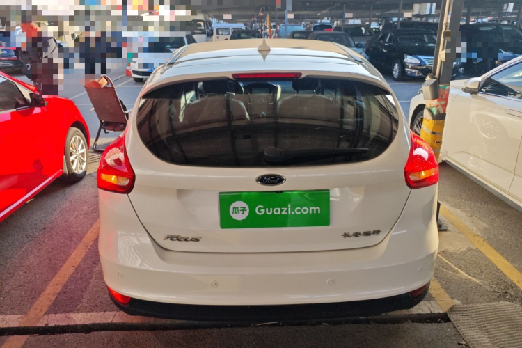 福特 福克斯 2018款 两厢经典 1.6L 自动风尚型智行版车身外观6004